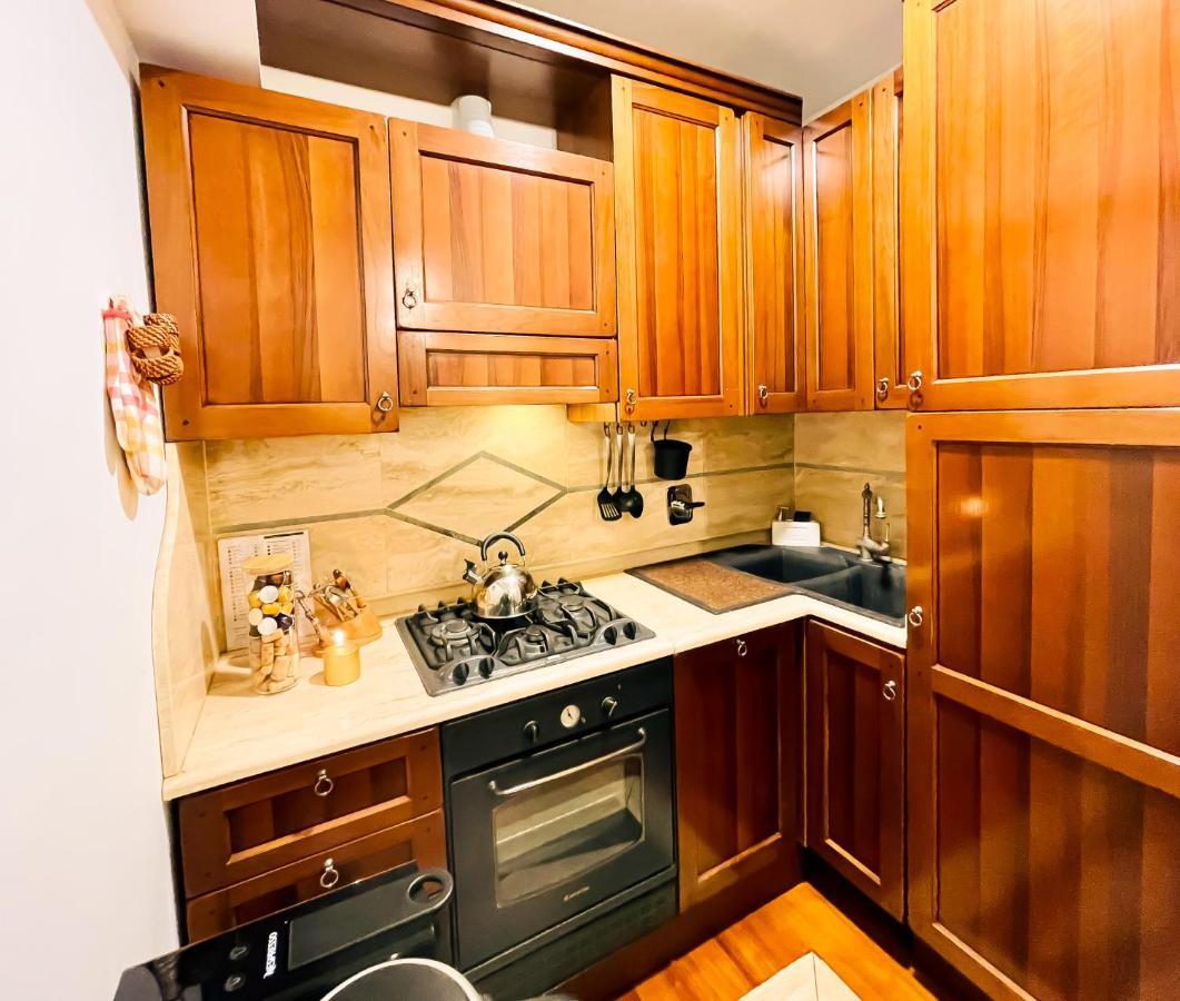 Trevi Fountain Luxury Guest House Rome Exterior photo